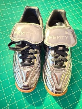FENTY X PUMA Avanti C Lace Up Sneakers Iridescent Grey Silver 7.5 US (38 EU)